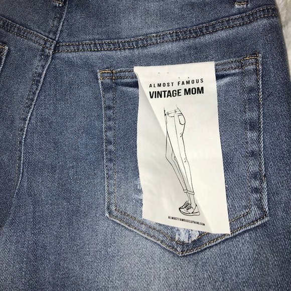 Almost Famous Jeans, Vintage Mom, Sz 7, Distressed - Picture 12 of 16